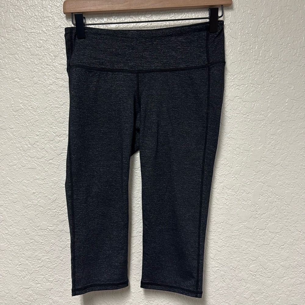 ATHLETA Heathered Gray Chaturanga Crop Leggings Size XS